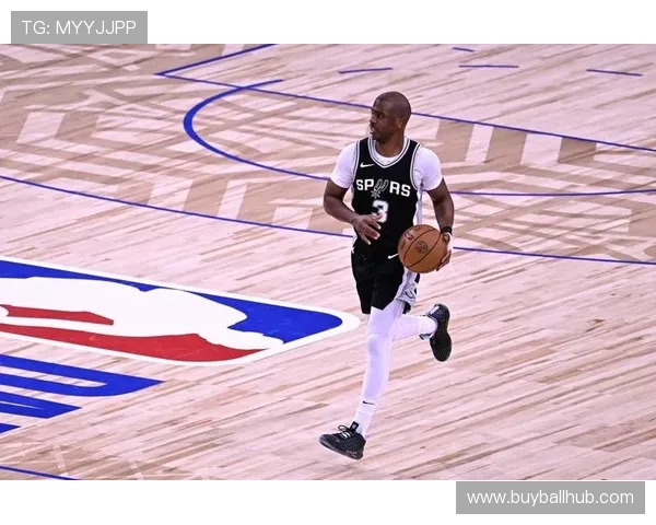 最新斗球nba直播在线观看入口，提供高清流畅的比赛画面和多角度切换体验
